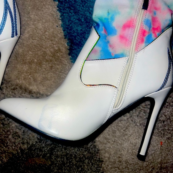 Beautiful over the knee boots - Picture 3 of 3